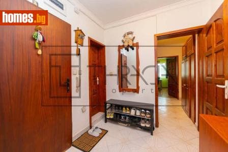 Тристаен, 130m²