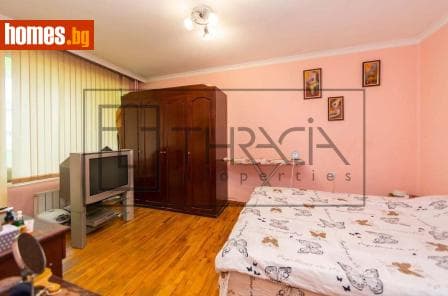 Тристаен, 130m²