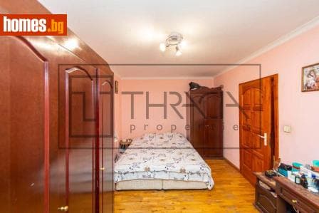 Тристаен, 130m²