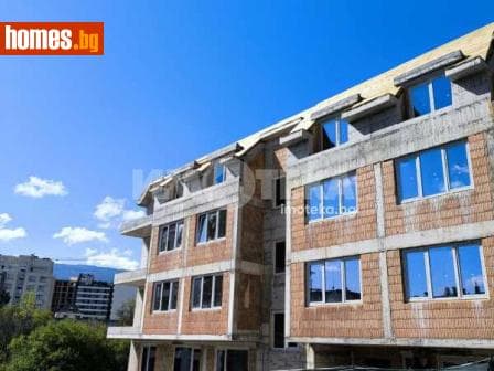 Тристаен, 79m²