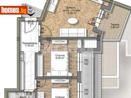 Тристаен, 74m²