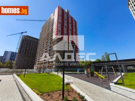 Тристаен, 107m²