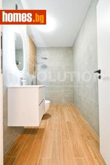 Тристаен, 121m²