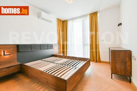 Тристаен, 121m²