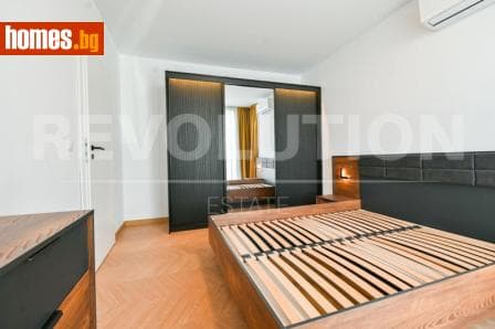 Тристаен, 121m²