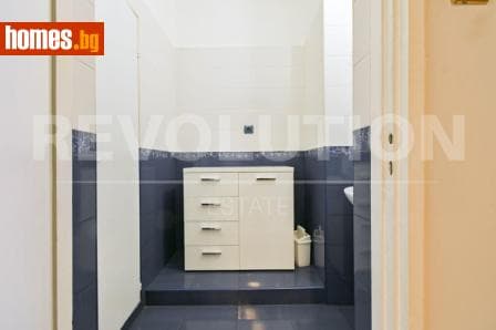 Тристаен, 71m²