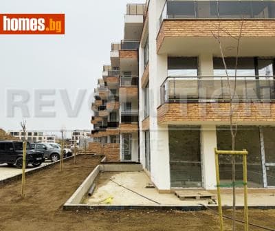 Тристаен, 128m²