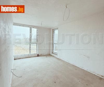 Тристаен, 120m²