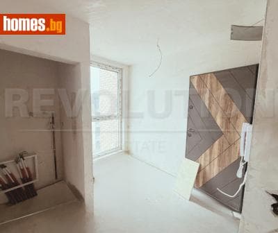 Тристаен, 120m²