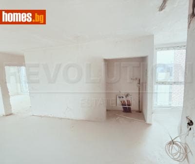Тристаен, 120m²