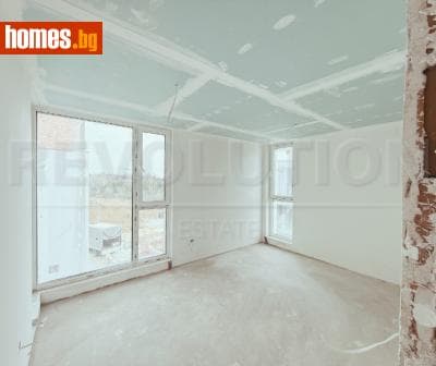 Тристаен, 128m²