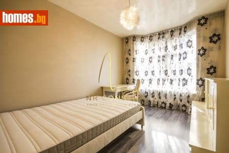 Тристаен, 95m²