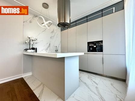 Тристаен, 158m²