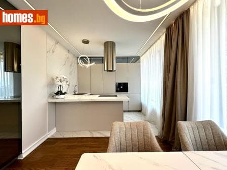 Тристаен, 158m²