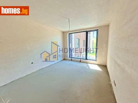 Тристаен, 95m²