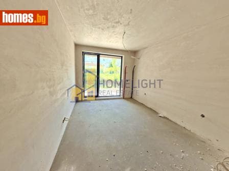 Тристаен, 95m²