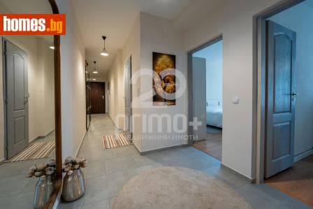 Тристаен, 87m²