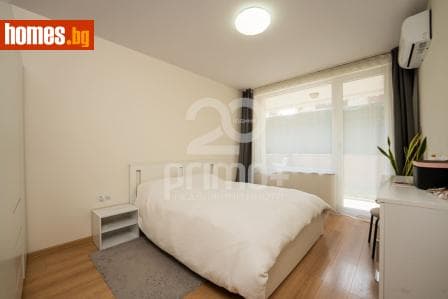 Тристаен, 87m²