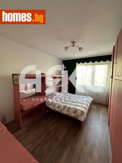 Тристаен, 90m²