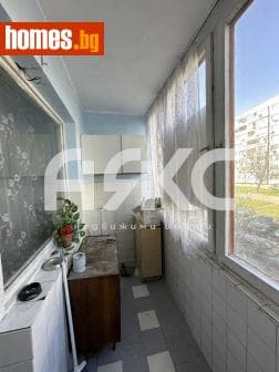 Тристаен, 90m²