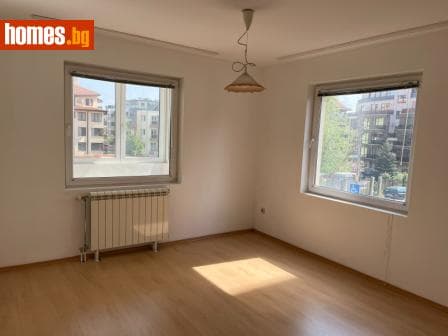Тристаен, 116m²
