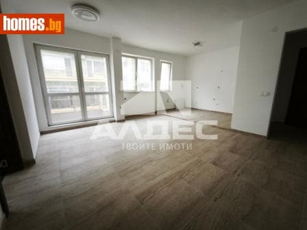 Тристаен, 106m²