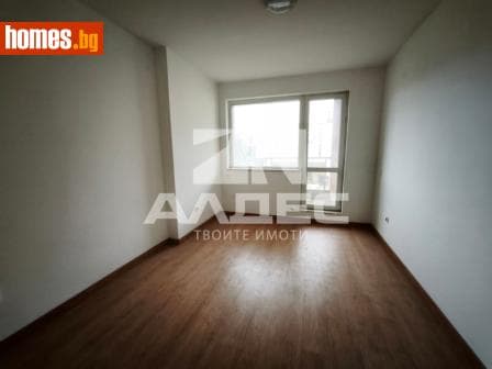 Тристаен, 106m²