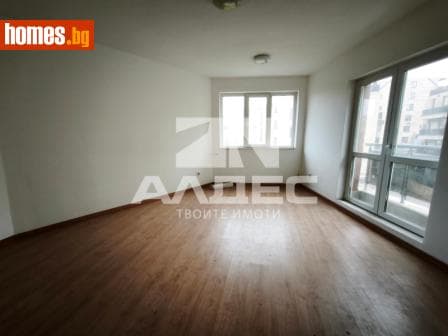 Тристаен, 106m²