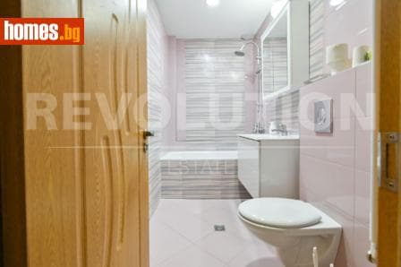Тристаен, 112m²