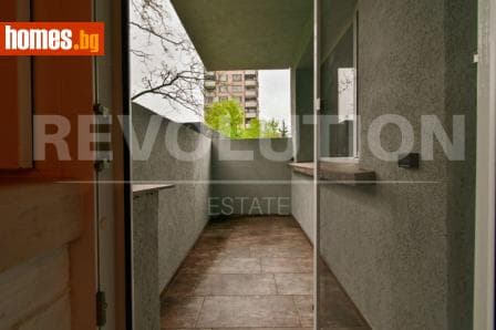 Тристаен, 112m²