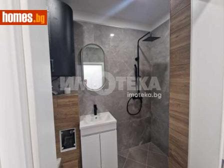 Тристаен, 57m²