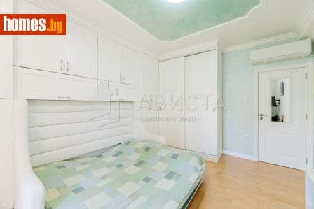 Тристаен, 123m²