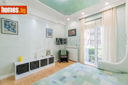 Тристаен, 123m²