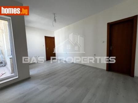 Тристаен, 124m²