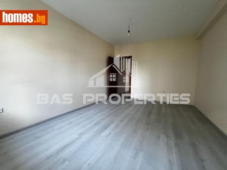 Тристаен, 124m²