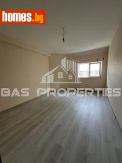Тристаен, 124m²