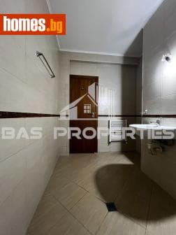 Тристаен, 124m²