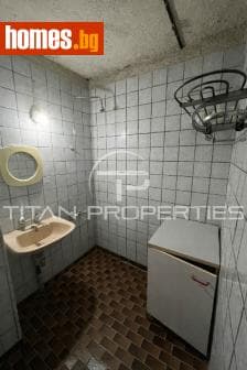 Тристаен, 87m²