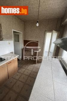 Тристаен, 87m²
