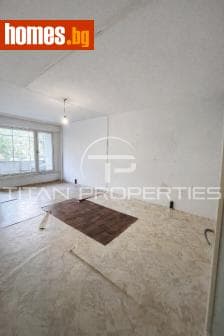 Тристаен, 87m²