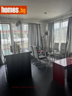 Тристаен, 118m²
