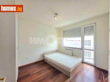 Тристаен, 110m²