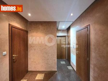 Тристаен, 110m²