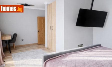 Тристаен, 133m²