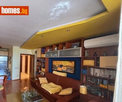 Тристаен, 103m²