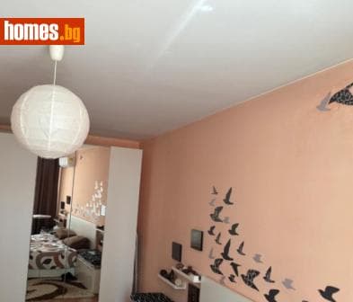 Тристаен, 103m²