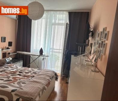 Тристаен, 103m²