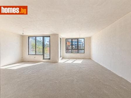 Тристаен, 135m²