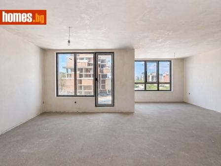 Тристаен, 135m²