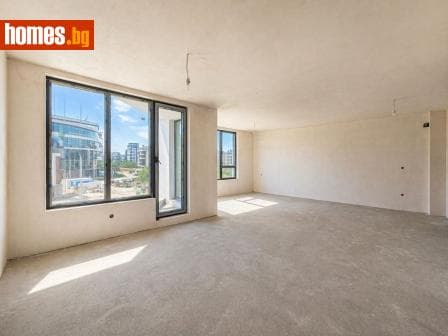 Тристаен, 135m²